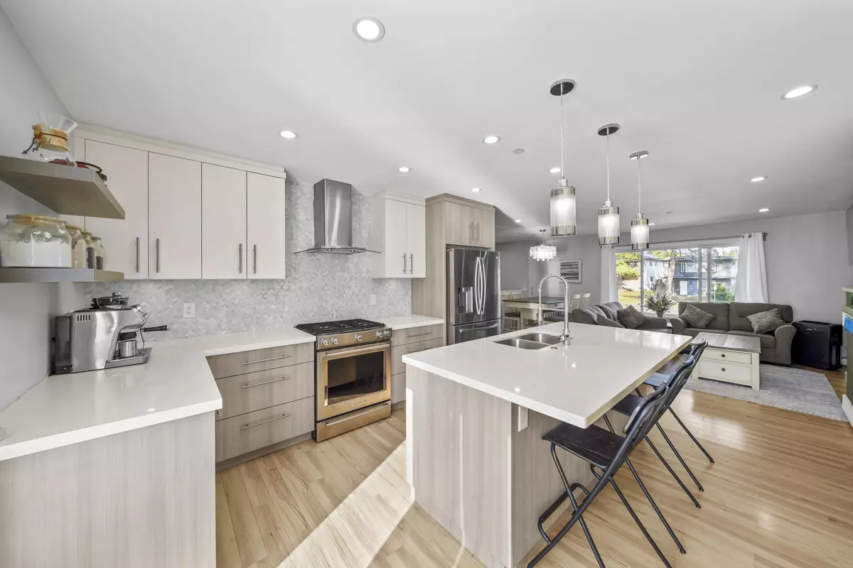 Port Coquitlam, BC V3B 3P2,3759 Coast Meridian RD