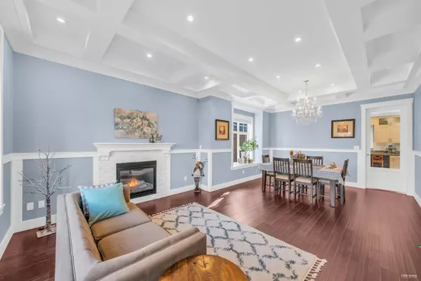 North Vancouver, BC V7L 2W1,337 E 17th ST