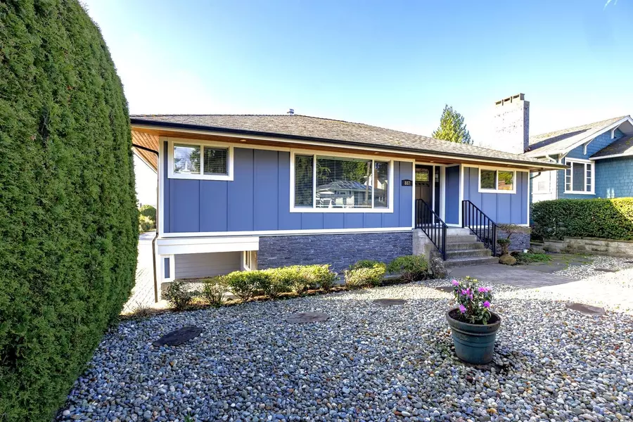 887 E 17th ST, North Vancouver, BC V7L 2X2