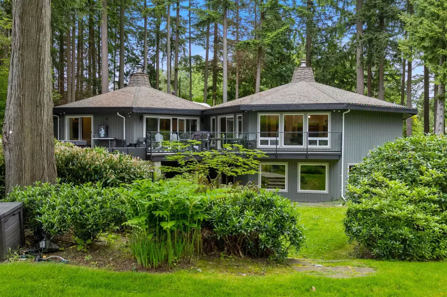 13538 20 AVE, Surrey, BC V4A 1Z6