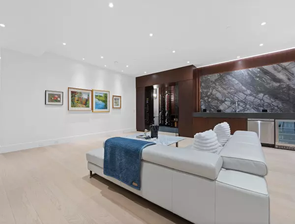 West Vancouver, BC V7V 3C2,2965 Altamont CRES