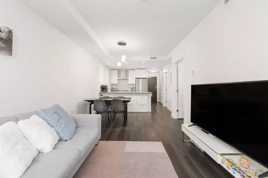 10780 No. 5 RD #507, Richmond, BC V6W 0B8