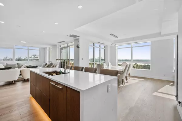 North Vancouver, BC V7P 0E2,1632 Lions Gate LN #2201