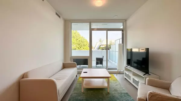 White Rock, BC V4B 0C7,1342 Johnston RD #205