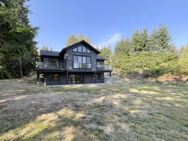 Gibsons, BC V0N 1V7,915 Payne RD