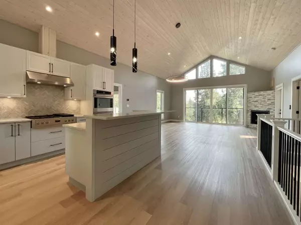 Gibsons, BC V0N 1V7,915 Payne RD