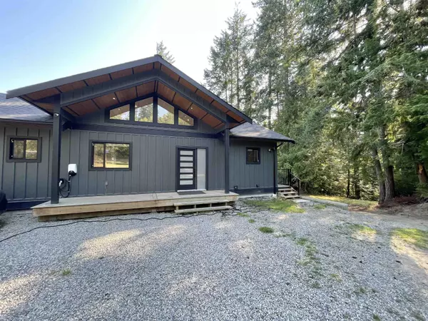 Gibsons, BC V0N 1V7,915 Payne RD