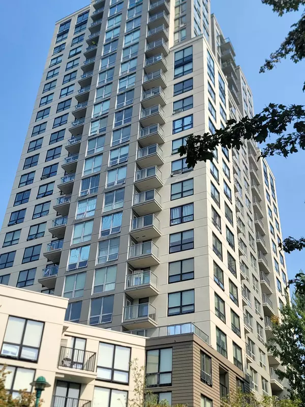 3663 Crowley DR #302, Vancouver, BC V5R 6H4