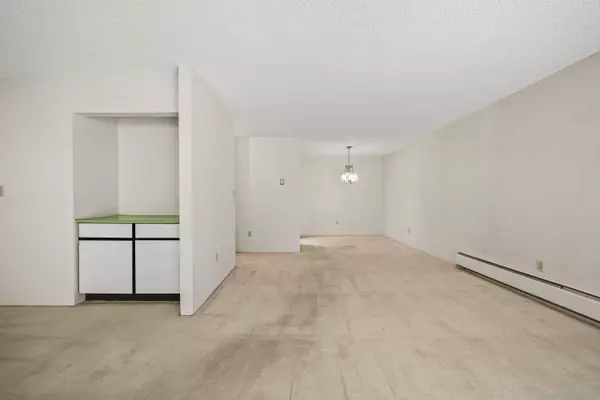 Richmond, BC V7C 4C3,8880 No. 1 RD #217