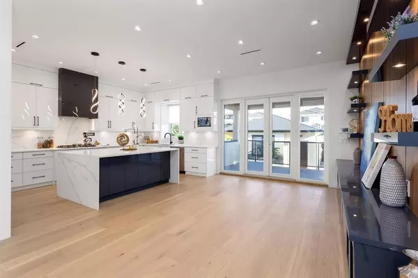 Burnaby, BC V5C 2M6,4346 Pender ST