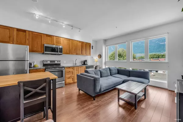 Squamish, BC V8B 0S8,37841 Cleveland AVE #401