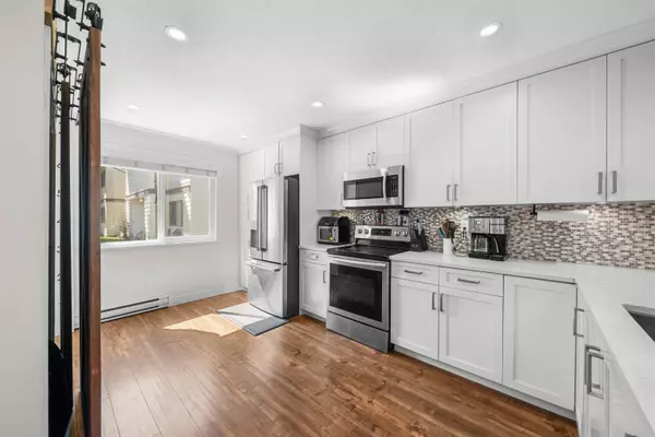 Richmond, BC V7E 4Y7,4800 Trimaran DR #42