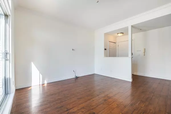 Maple Ridge, BC V2X 1Z3,20556 113 AVE #402