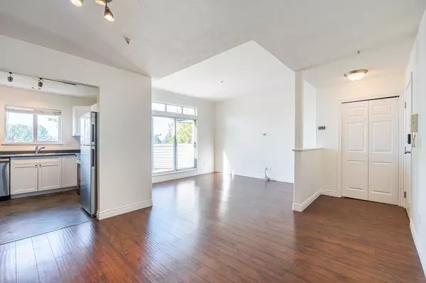 Maple Ridge, BC V2X 1Z3,20556 113 AVE #402