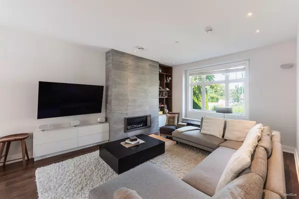 Vancouver, BC V6R 2M7,4698 W 11th AVE