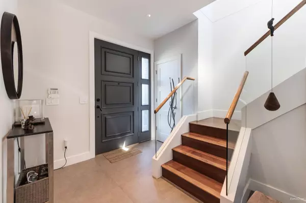 Vancouver, BC V6R 2M7,4698 W 11th AVE