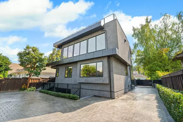 Vancouver, BC V6R 1R6,4623 W 4th AVE