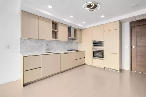 Vancouver, BC V5X 0H3,455 SW Marine DR #3003
