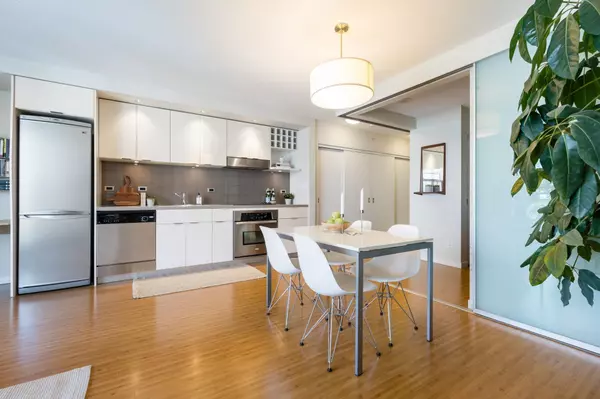 168 Powell ST #507 Vancouver, BC V6A 0B2