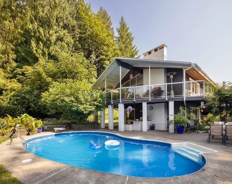 1613 Lincoln AVE, Port Coquitlam, BC V3B 2J5
