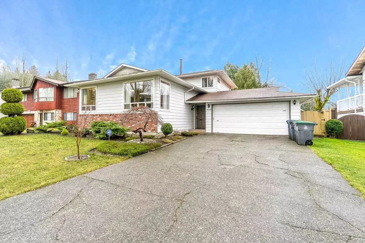Surrey, BC V3R 7A9,14928 93a AVE