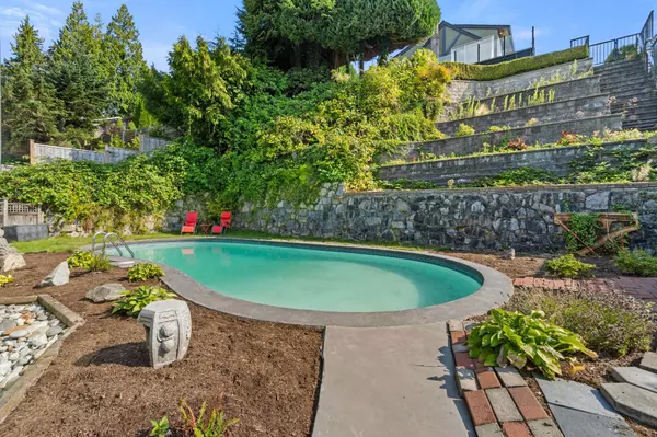 North Vancouver, BC V7N 3G2,442 Monteray AVE