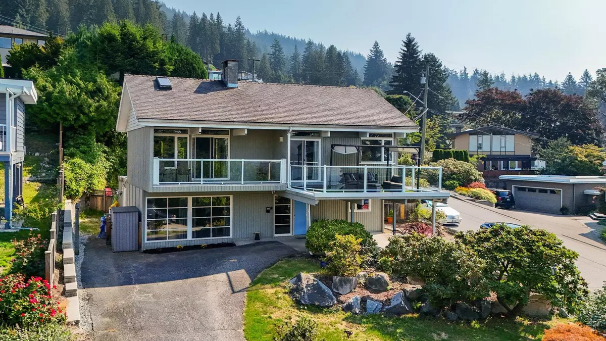 North Vancouver, BC V7N 3G2,442 Monteray AVE
