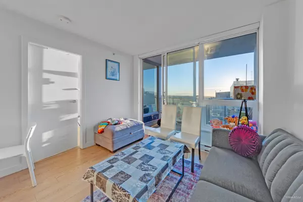 Surrey, BC V3T 0L5,13696 100 AVE #4505