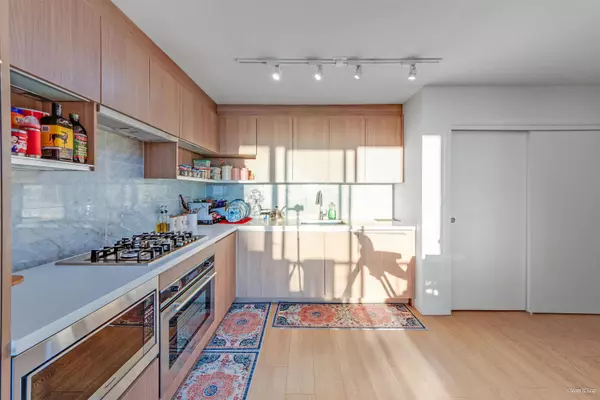 Surrey, BC V3T 0L5,13696 100 AVE #4505