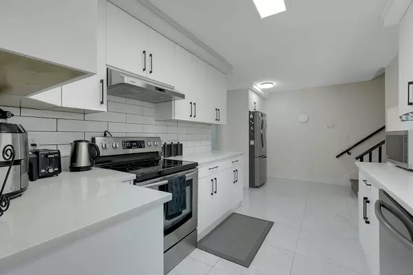 Delta, BC V4E 2M2,6854 Upper Canyon PL