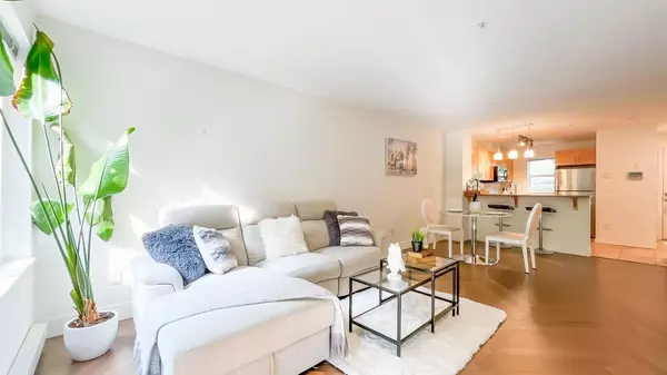 Burnaby, BC V5E 4P1,7000 21 AVE #312