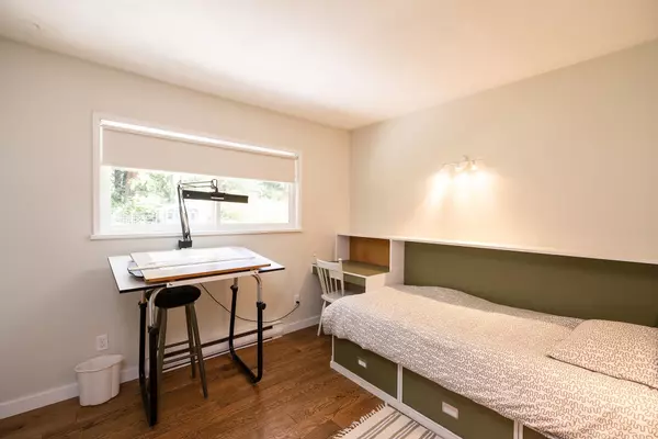 1238 Gower Point RD Gibsons, BC V0N 1V3