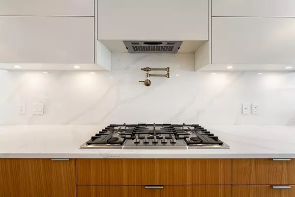 2425 Edgemont BLVD #11 North Vancouver, BC V7P 2L2