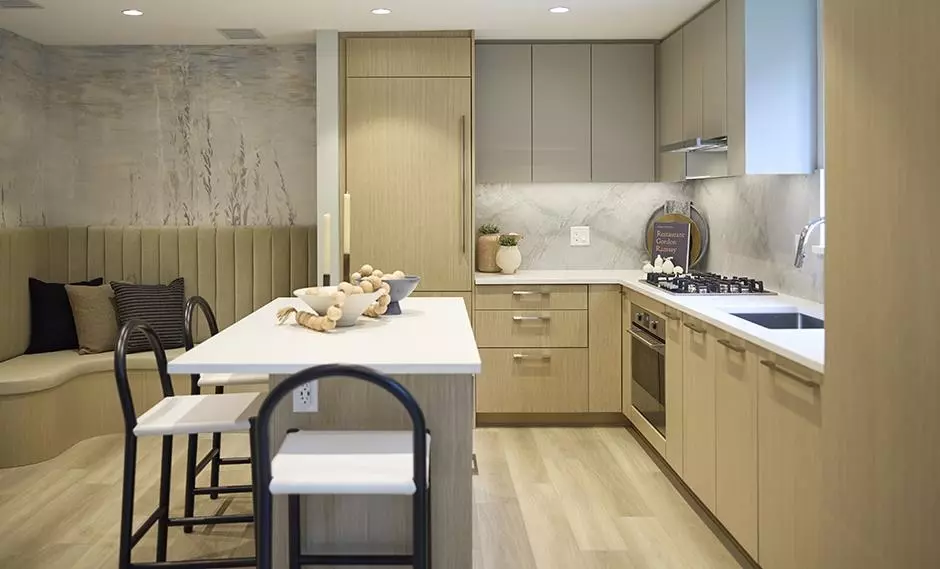 5860 Olive AVE #2601, Burnaby, BC V5H 2P4