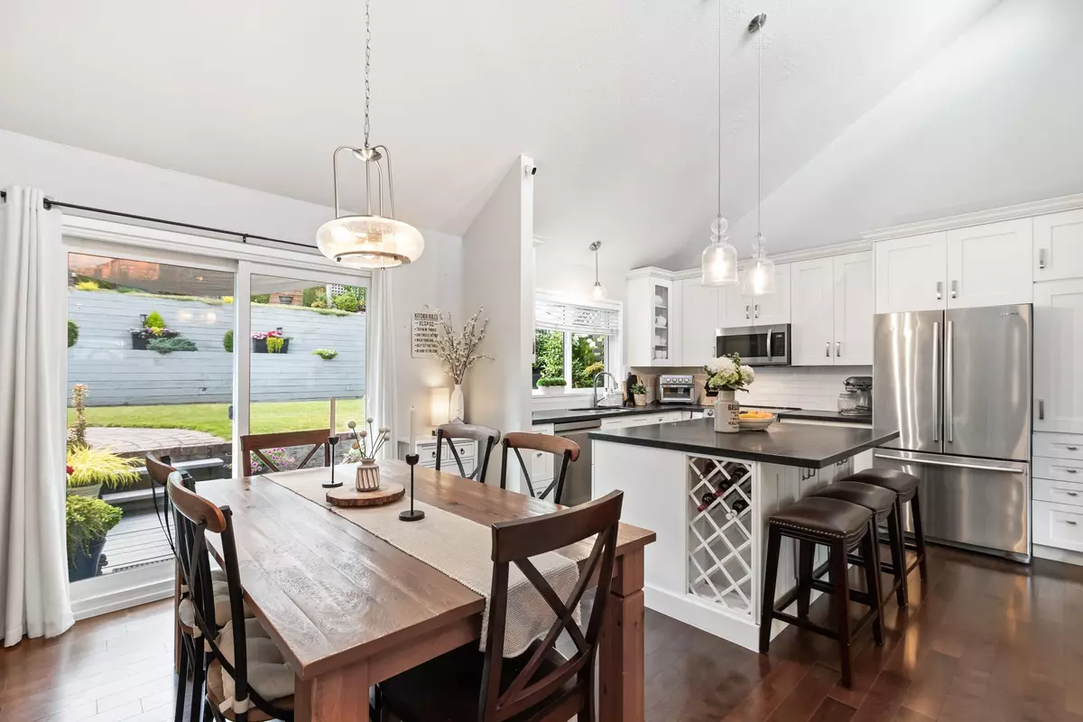 Coquitlam, BC V3C 4X9,472 Riverview CRES