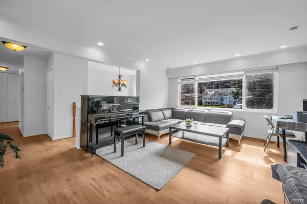 Coquitlam, BC V3J 6V7,818 Seymour DR