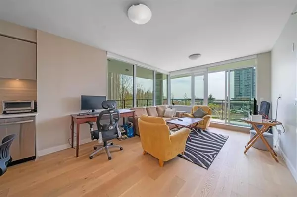 Burnaby, BC V5A 4Y8,8761 University CRES #504