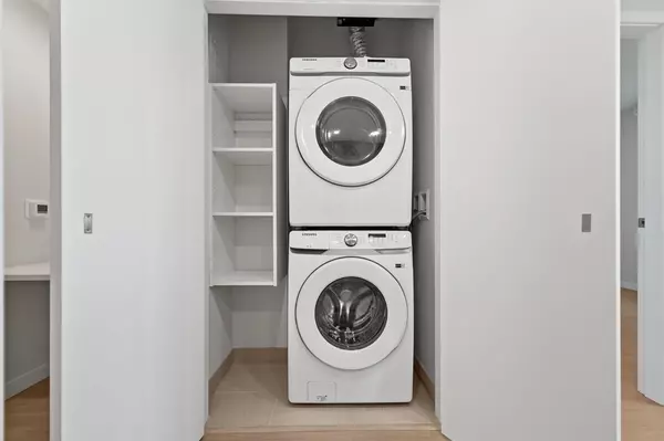 4168 Lougheed HWY #1004 Burnaby, BC V5C 0N9