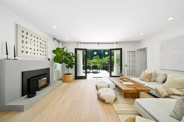 Roberts Creek, BC V0N 2W2,3514 Beach AVE