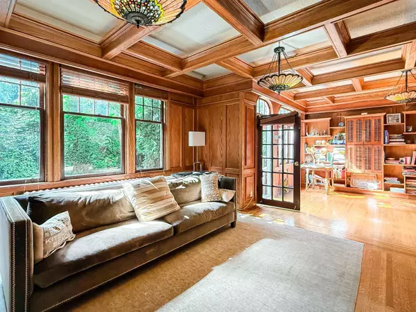 Vancouver, BC V6J 2W9,1564 W 26th AVE