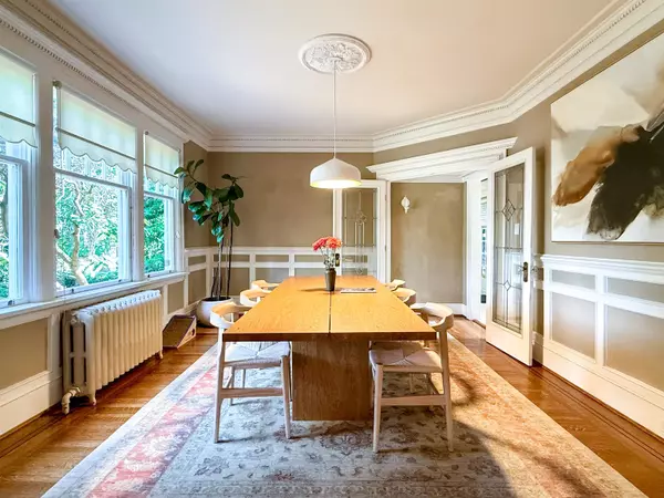 Vancouver, BC V6J 2W9,1564 W 26th AVE