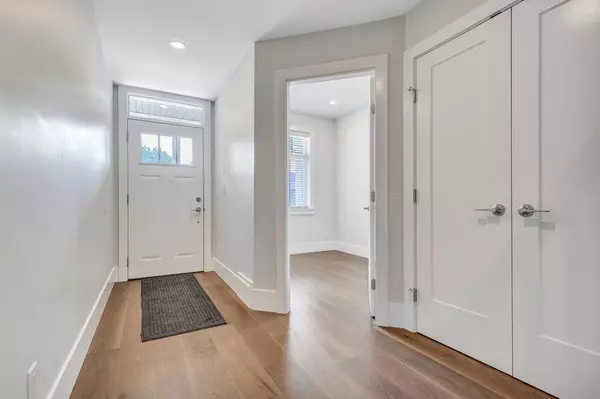 Abbotsford, BC V2S 8B9,34645 3rd AVE