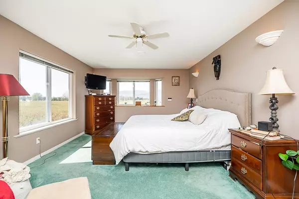 13795 Hale RD Pitt Meadows, BC V3Y 1Z1