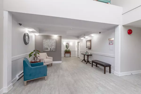 Abbotsford, BC V2S 6Y2,33030 George Ferguson WAY #206