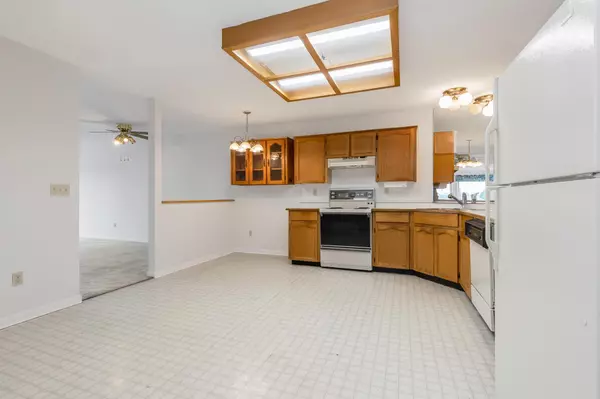 Abbotsford, BC V2S 6Y2,33030 George Ferguson WAY #206