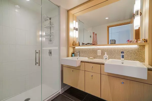 Surrey, BC V3T 0K2,13495 Central AVE #3108
