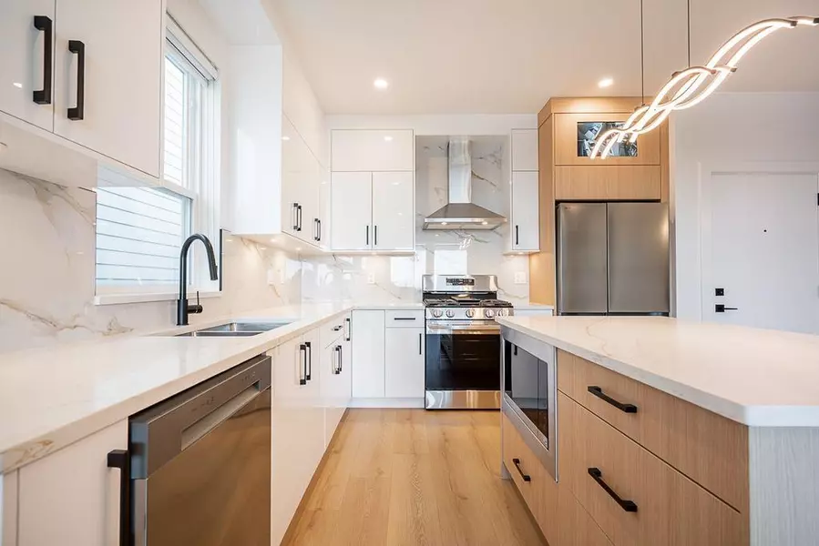 16697 16 AVE #101, Surrey, BC V3S 9X7