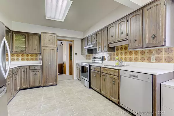 Surrey, BC V3V 2G3,11515 97a AVE