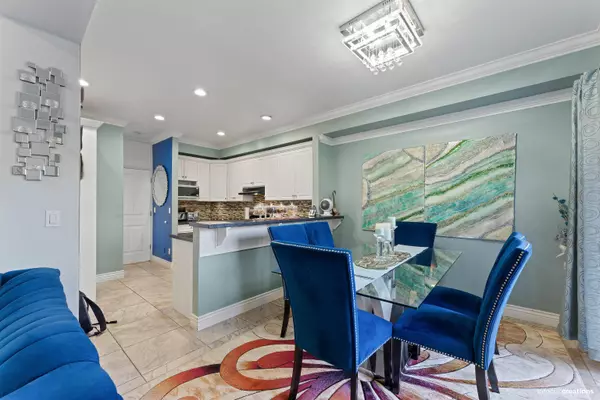 Surrey, BC V3S 2E6,14453 72 AVE #10