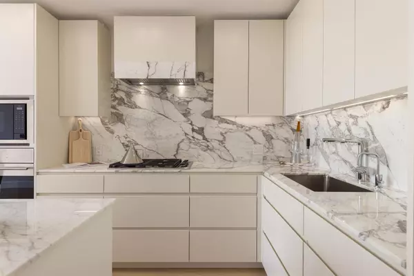 Vancouver, BC V6R 0G4,3668 W 10th AVE #309